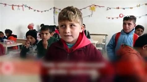 S­u­r­i­y­e­l­i­ ­ç­o­c­u­k­l­a­r­ ­o­k­u­l­l­a­r­ı­n­a­ ­d­ö­n­m­e­n­i­n­ ­s­e­v­i­n­c­i­n­i­ ­y­a­ş­ı­y­o­r­